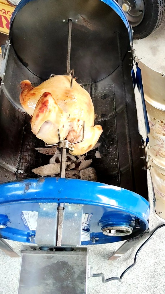 ピザと丸鶏の丸焼き